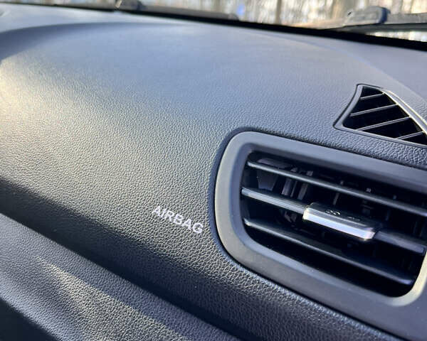 Чорний Кіа Ріо, об'ємом двигуна 1.4 л та пробігом 245 тис. км за 7600 $, фото 32 на Automoto.ua