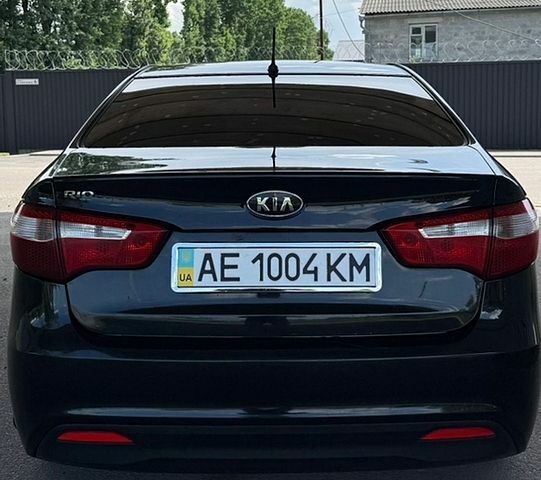 Черный Киа Рио, объемом двигателя 1.59 л и пробегом 204 тыс. км за 7000 $, фото 5 на Automoto.ua