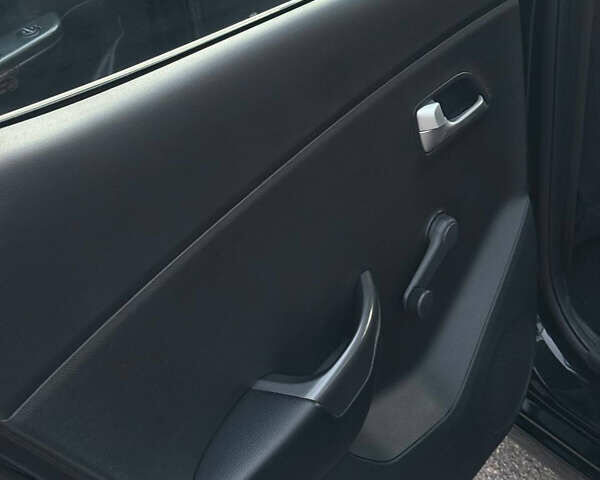 Чорний Кіа Ріо, об'ємом двигуна 1.4 л та пробігом 136 тис. км за 6900 $, фото 14 на Automoto.ua