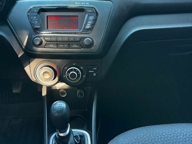 Чорний Кіа Ріо, об'ємом двигуна 1.4 л та пробігом 165 тис. км за 7900 $, фото 27 на Automoto.ua