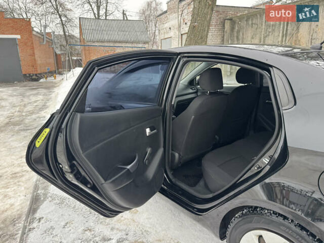 Черный Киа Рио, объемом двигателя 1.4 л и пробегом 155 тыс. км за 7500 $, фото 30 на Automoto.ua