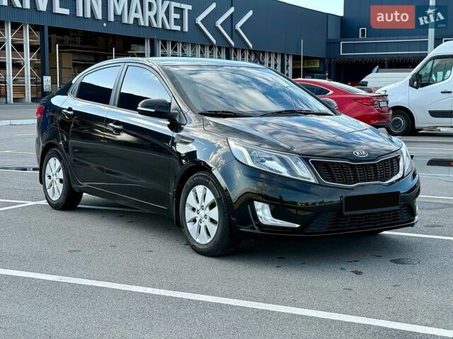Черный Киа Рио, объемом двигателя 0 л и пробегом 153 тыс. км за 8500 $, фото 4 на Automoto.ua