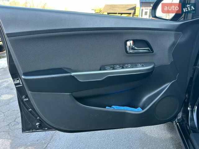 Чорний Кіа Ріо, об'ємом двигуна 1.59 л та пробігом 197 тис. км за 5888 $, фото 29 на Automoto.ua