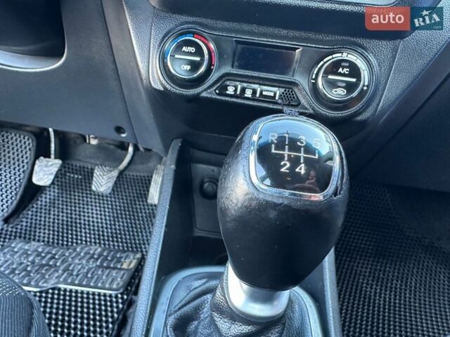 Чорний Кіа Ріо, об'ємом двигуна 1.59 л та пробігом 197 тис. км за 5888 $, фото 53 на Automoto.ua