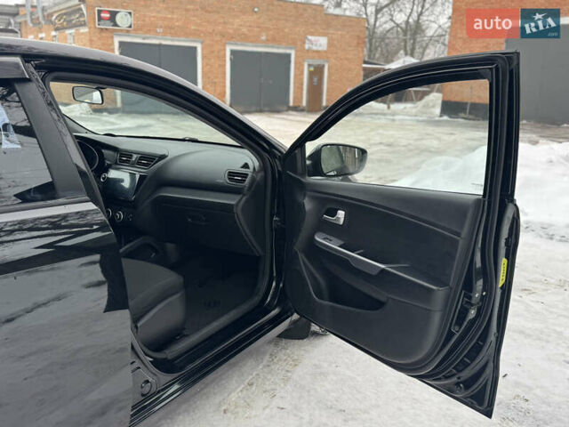 Черный Киа Рио, объемом двигателя 1.4 л и пробегом 155 тыс. км за 7500 $, фото 25 на Automoto.ua