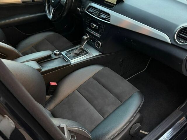 Черный Киа Рио, объемом двигателя 1.4 л и пробегом 201 тыс. км за 6900 $, фото 8 на Automoto.ua