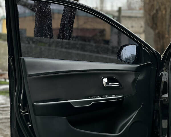 Черный Киа Рио, объемом двигателя 1.6 л и пробегом 231 тыс. км за 7999 $, фото 8 на Automoto.ua
