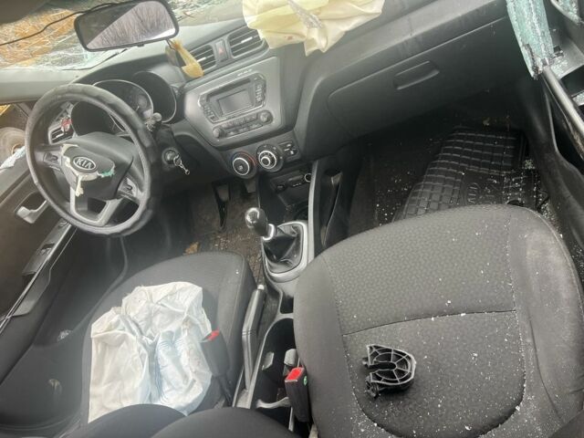 Черный Киа Рио, объемом двигателя 1.4 л и пробегом 120 тыс. км за 3000 $, фото 7 на Automoto.ua