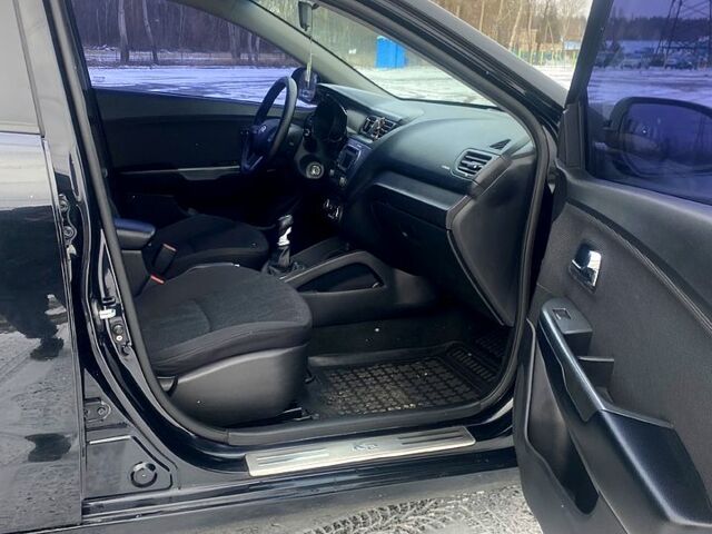 Черный Киа Рио, объемом двигателя 1.6 л и пробегом 25000 тыс. км за 6900 $, фото 8 на Automoto.ua