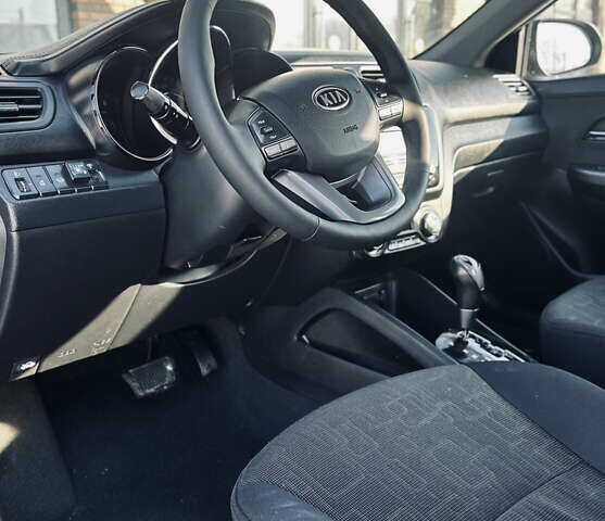 Черный Киа Рио, объемом двигателя 1.59 л и пробегом 93 тыс. км за 9350 $, фото 17 на Automoto.ua
