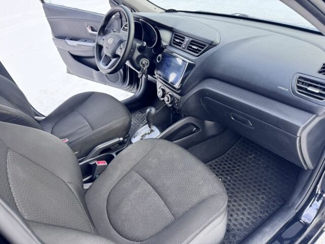 Черный Киа Рио, объемом двигателя 1.4 л и пробегом 160 тыс. км за 7200 $, фото 12 на Automoto.ua