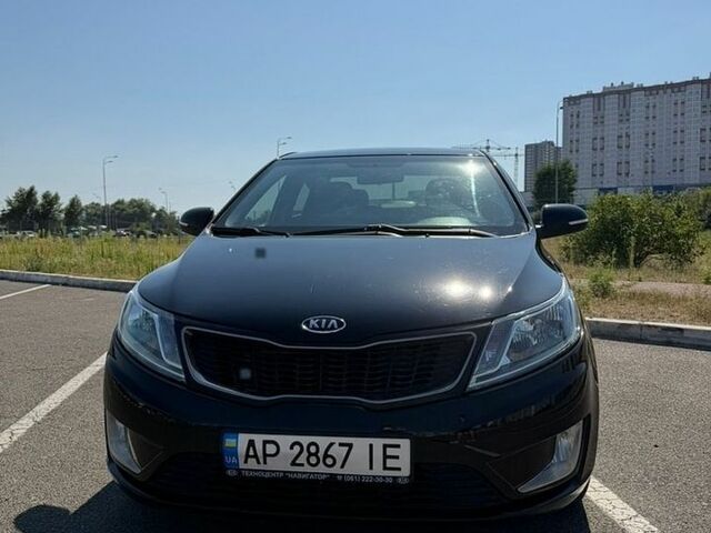 Чорний Кіа Ріо, об'ємом двигуна 1.59 л та пробігом 230 тис. км за 7000 $, фото 5 на Automoto.ua