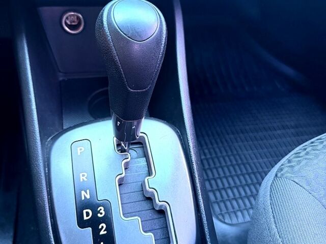 Чорний Кіа Ріо, об'ємом двигуна 1.4 л та пробігом 103 тис. км за 7800 $, фото 8 на Automoto.ua