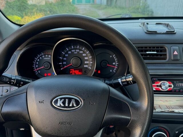 Чорний Кіа Ріо, об'ємом двигуна 1.4 л та пробігом 73 тис. км за 8900 $, фото 8 на Automoto.ua