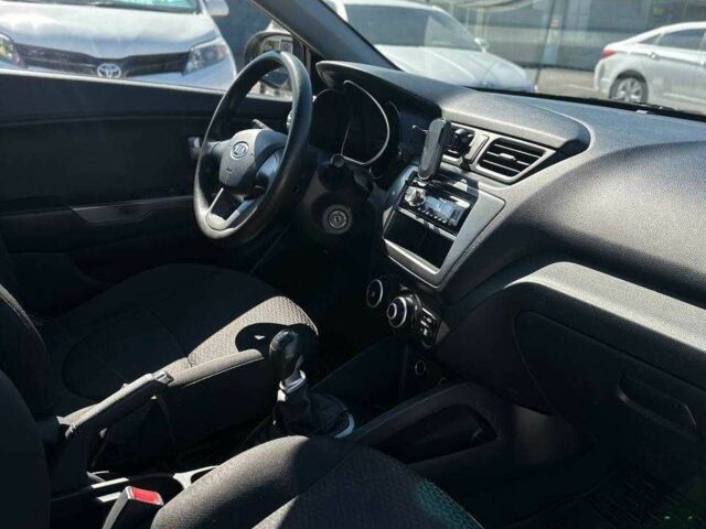 Чорний Кіа Ріо, об'ємом двигуна 1.4 л та пробігом 53 тис. км за 8933 $, фото 9 на Automoto.ua