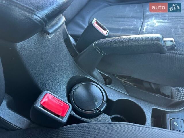 Чорний Кіа Ріо, об'ємом двигуна 1.59 л та пробігом 197 тис. км за 5888 $, фото 52 на Automoto.ua