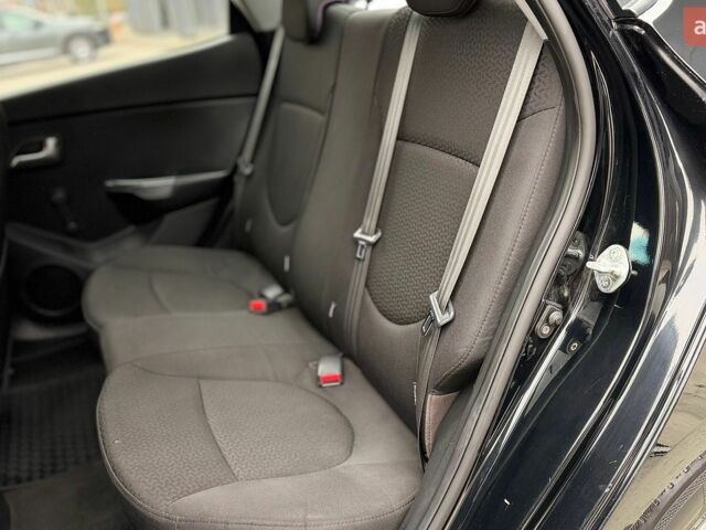 Чорний Кіа Ріо, об'ємом двигуна 1.4 л та пробігом 202 тис. км за 6900 $, фото 12 на Automoto.ua