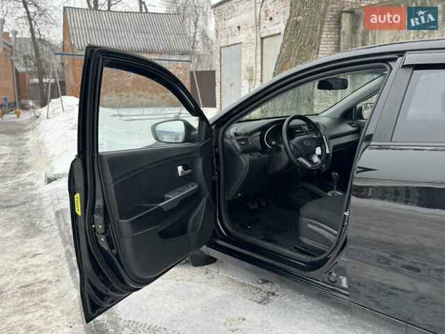 Черный Киа Рио, объемом двигателя 1.4 л и пробегом 155 тыс. км за 7500 $, фото 20 на Automoto.ua