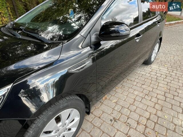 Черный Киа Рио, объемом двигателя 1.59 л и пробегом 160 тыс. км за 8100 $, фото 4 на Automoto.ua