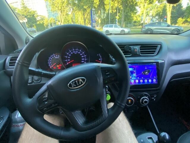 Черный Киа Рио, объемом двигателя 1.6 л и пробегом 330 тыс. км за 6300 $, фото 3 на Automoto.ua
