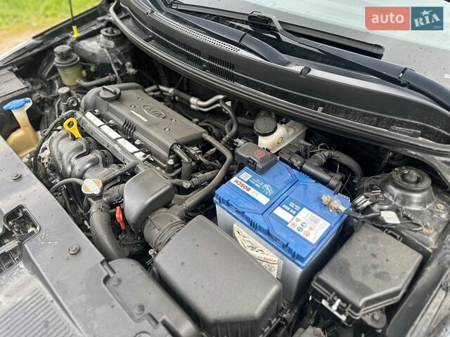 Черный Киа Рио, объемом двигателя 1.4 л и пробегом 108 тыс. км за 7950 $, фото 29 на Automoto.ua