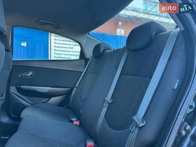 Чорний Кіа Ріо, об'ємом двигуна 1.59 л та пробігом 197 тис. км за 5888 $, фото 39 на Automoto.ua
