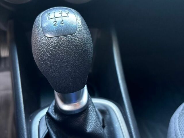 Чорний Кіа Ріо, об'ємом двигуна 1.4 л та пробігом 165 тис. км за 7900 $, фото 39 на Automoto.ua