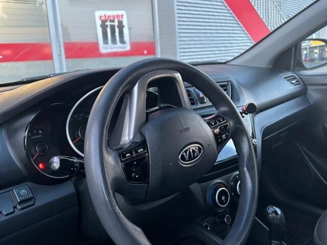 Черный Киа Рио, объемом двигателя 1.4 л и пробегом 190 тыс. км за 6600 $, фото 8 на Automoto.ua