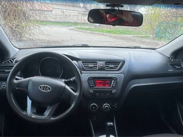 Чорний Кіа Ріо, об'ємом двигуна 1.6 л та пробігом 273 тис. км за 6200 $, фото 6 на Automoto.ua