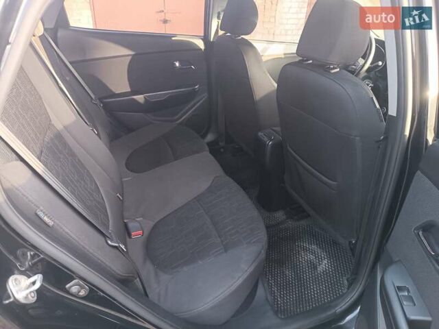 Черный Киа Рио, объемом двигателя 1.59 л и пробегом 178 тыс. км за 8400 $, фото 10 на Automoto.ua