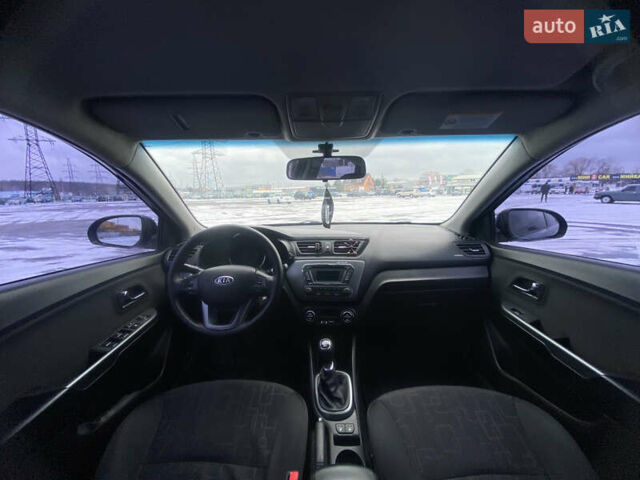 Черный Киа Рио, объемом двигателя 1.59 л и пробегом 250 тыс. км за 6900 $, фото 12 на Automoto.ua