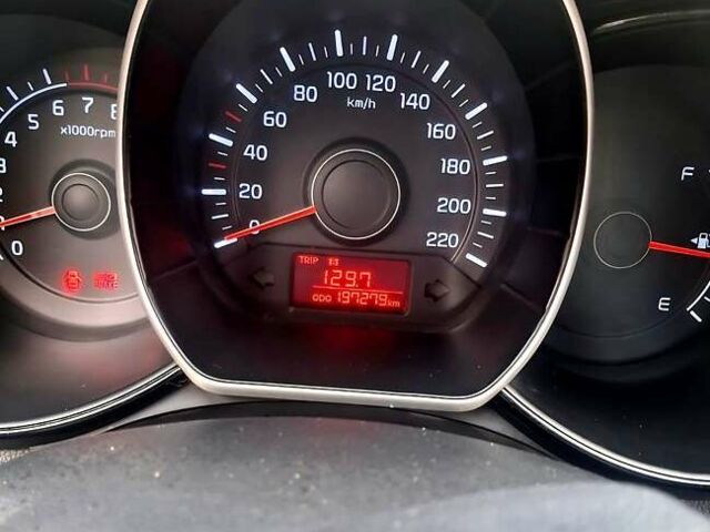 Черный Киа Рио, объемом двигателя 1.4 л и пробегом 197 тыс. км за 7000 $, фото 4 на Automoto.ua