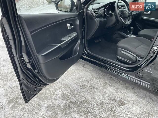Черный Киа Рио, объемом двигателя 1.4 л и пробегом 124 тыс. км за 9350 $, фото 93 на Automoto.ua