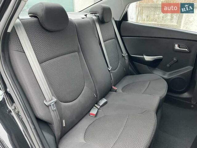 Черный Киа Рио, объемом двигателя 1.4 л и пробегом 124 тыс. км за 9350 $, фото 122 на Automoto.ua