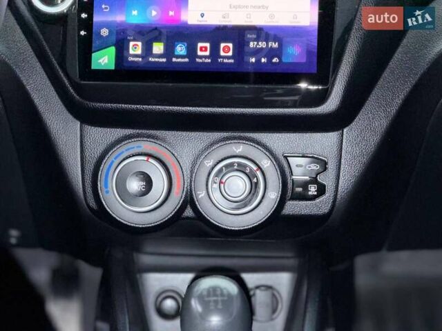 Черный Киа Рио, объемом двигателя 1.4 л и пробегом 220 тыс. км за 8200 $, фото 37 на Automoto.ua