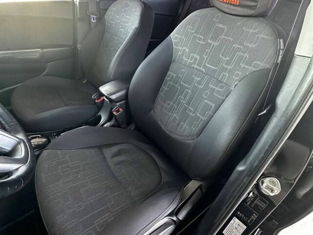 Черный Киа Рио, объемом двигателя 0 л и пробегом 97 тыс. км за 4994 $, фото 6 на Automoto.ua