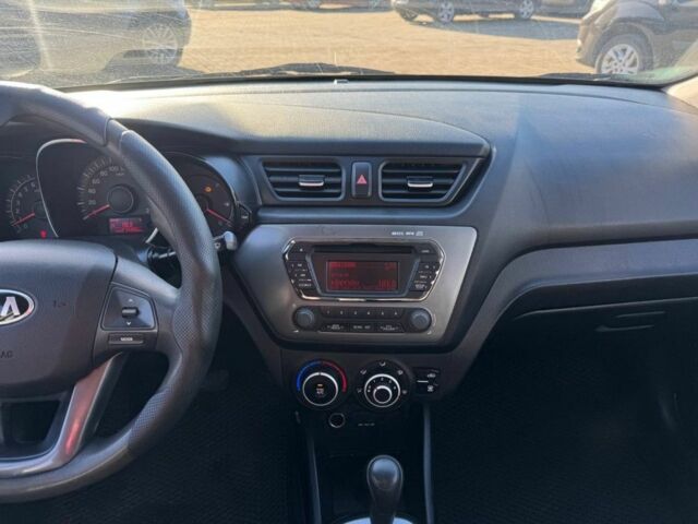 Черный Киа Рио, объемом двигателя 1.4 л и пробегом 214 тыс. км за 7700 $, фото 7 на Automoto.ua
