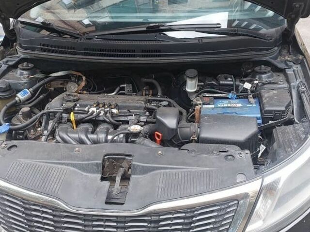 Черный Киа Рио, объемом двигателя 1.4 л и пробегом 320 тыс. км за 6200 $, фото 5 на Automoto.ua