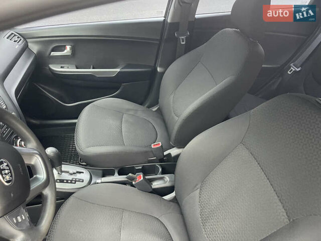 Чорний Кіа Ріо, об'ємом двигуна 1.4 л та пробігом 136 тис. км за 7950 $, фото 21 на Automoto.ua