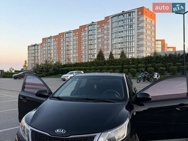 Черный Киа Рио, объемом двигателя 1.4 л и пробегом 90 тыс. км за 9000 $, фото 4 на Automoto.ua