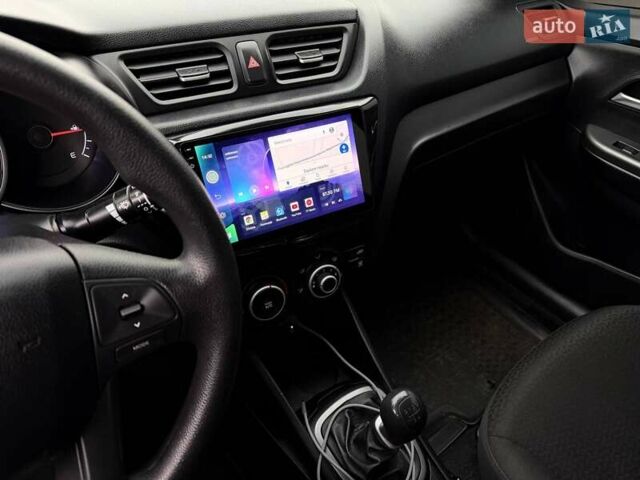 Черный Киа Рио, объемом двигателя 1.4 л и пробегом 220 тыс. км за 8200 $, фото 42 на Automoto.ua