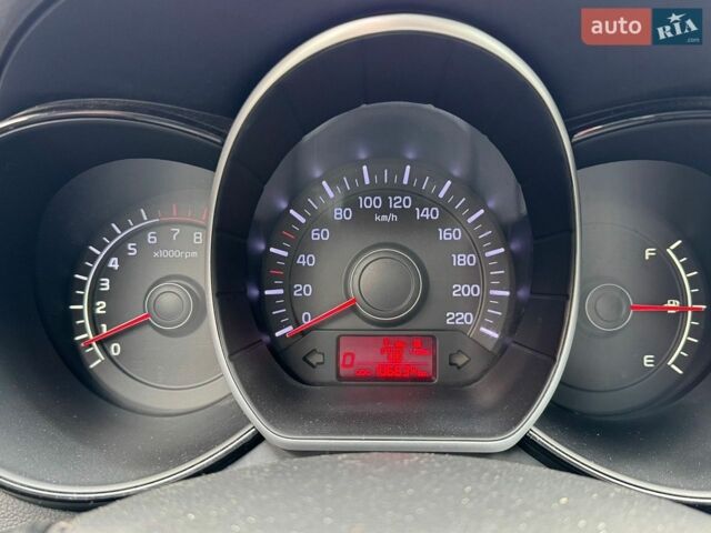 Чорний Кіа Ріо, об'ємом двигуна 1.4 л та пробігом 106 тис. км за 8800 $, фото 10 на Automoto.ua