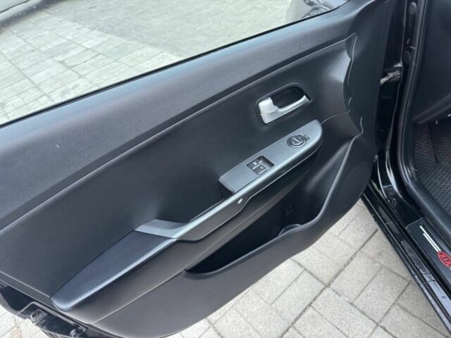 Черный Киа Рио, объемом двигателя 1.4 л и пробегом 214 тыс. км за 7700 $, фото 8 на Automoto.ua