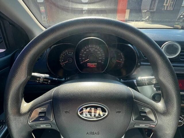 Черный Киа Рио, объемом двигателя 1.4 л и пробегом 200 тыс. км за 6500 $, фото 5 на Automoto.ua