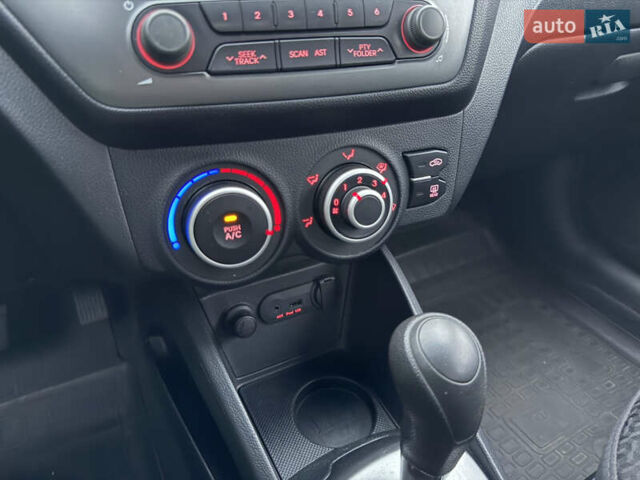 Чорний Кіа Ріо, об'ємом двигуна 1.4 л та пробігом 45 тис. км за 9800 $, фото 20 на Automoto.ua