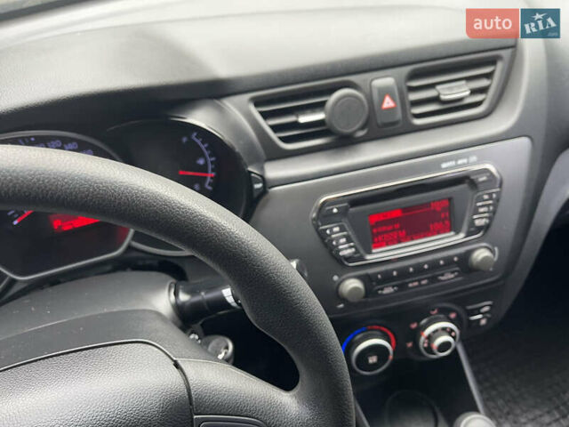 Чорний Кіа Ріо, об'ємом двигуна 1.4 л та пробігом 136 тис. км за 7950 $, фото 31 на Automoto.ua
