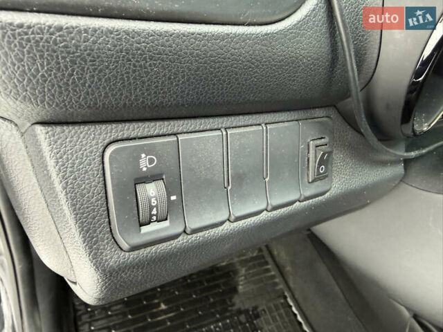 Чорний Кіа Ріо, об'ємом двигуна 1.4 л та пробігом 123 тис. км за 7300 $, фото 18 на Automoto.ua