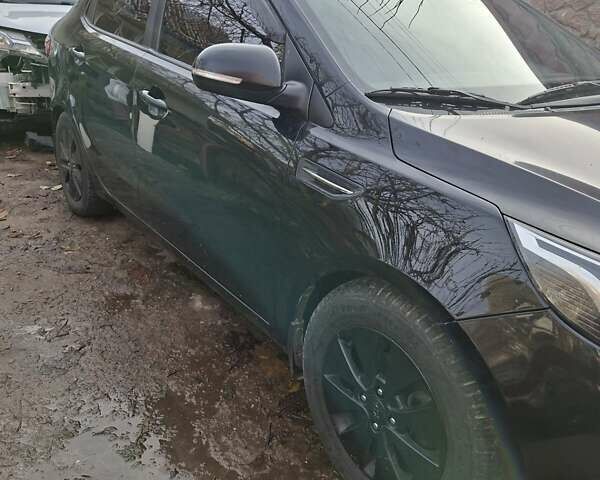 Чорний Кіа Ріо, об'ємом двигуна 1.59 л та пробігом 320 тис. км за 6500 $, фото 1 на Automoto.ua