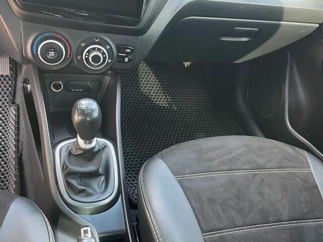 Черный Киа Рио, объемом двигателя 1.4 л и пробегом 247 тыс. км за 7800 $, фото 8 на Automoto.ua