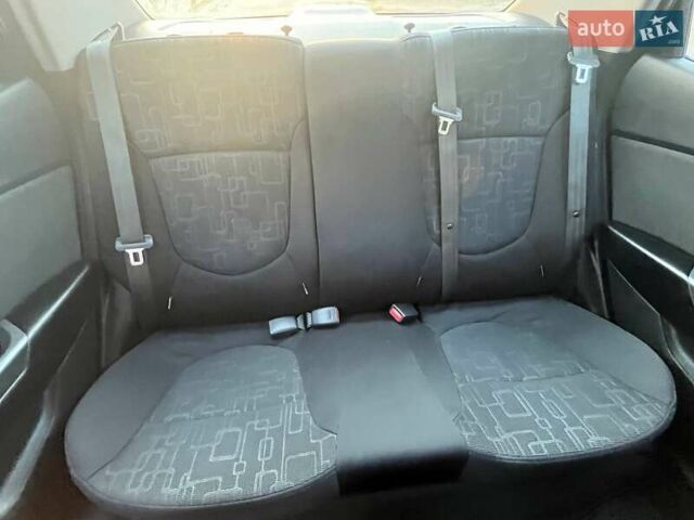 Черный Киа Рио, объемом двигателя 1.6 л и пробегом 155 тыс. км за 8500 $, фото 6 на Automoto.ua